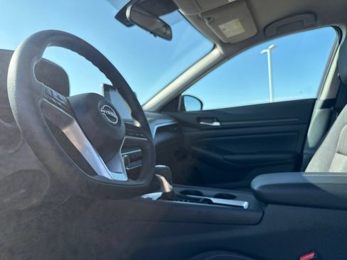 Certified 2025 Nissan Altima 2.5 SV FWD image 36
