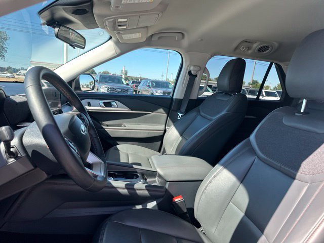 Used 2026 Ford Explorer Active w/ Active Comfort Package RWD image 32