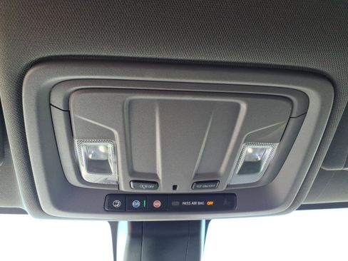 Used 2022 Chevrolet Silverado 1500 Custom Trail Boss w/ Midnight Edition image 18