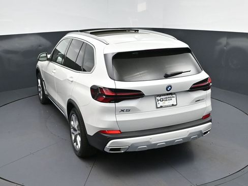 New 2026 BMW X5 xDrive50e w/ Climate Comfort Package image 33