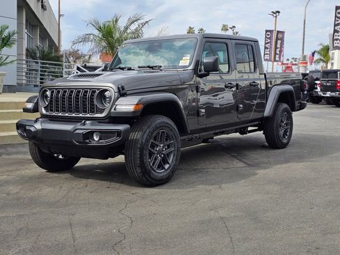 New 2026 Jeep Gladiator Sport image 3