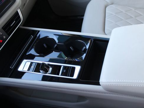 Used 2025 Volkswagen Atlas SEL Premium R-Line image 27