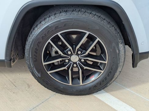 Used 2018 Jeep Grand Cherokee Trailhawk w/ Trailhawk Luxury Group image 29