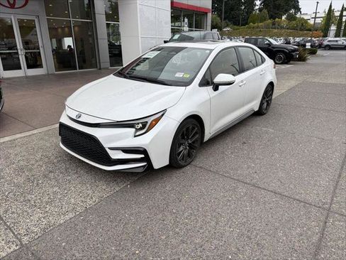Certified 2023 Toyota Corolla SE w/ SE Package FWD image 2