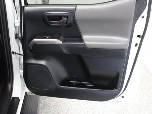 Used 2023 Toyota Tacoma SR5 RWD image 31