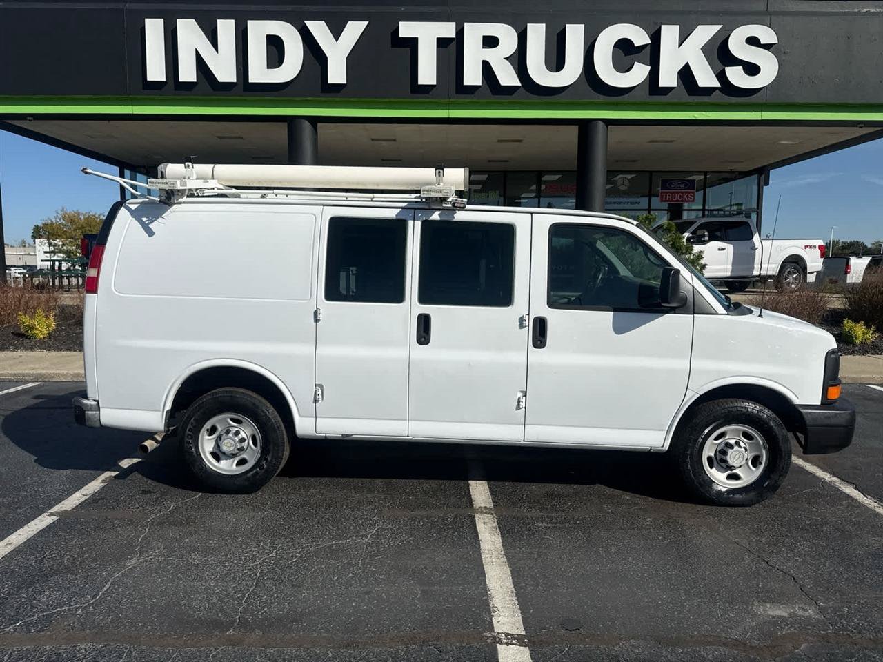Used 2013 Chevrolet Express 2500 RWD image 1