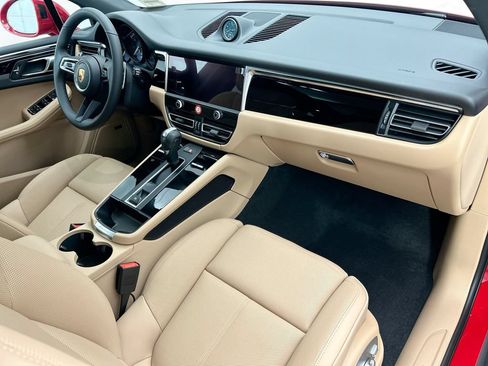 Used 2026 Porsche Macan AWD/4WD image 20