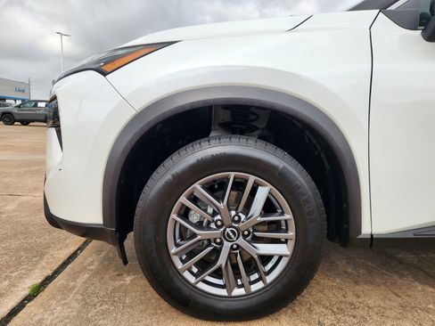 Used 2024 Nissan Rogue S AWD/4WD image 9