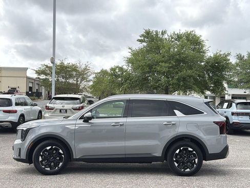 Used 2026 Kia Sorento S w/ S Panoramic Sunroof Package FWD image 7