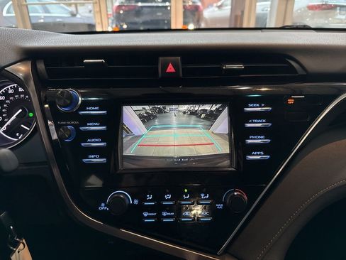 Used 2018 Toyota Camry L image 26
