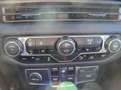 Certified 2025 Jeep Wrangler Unlimited Sahara w/ Safety Group image 25