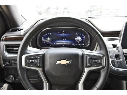 Used 2024 Chevrolet Suburban Premier RWD image 13