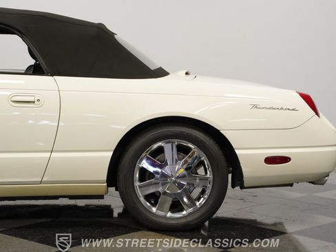 Used 2002 Ford Thunderbird image 24