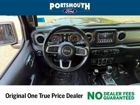 Used 2020 Jeep Wrangler Unlimited Sahara AWD/4WD image 8