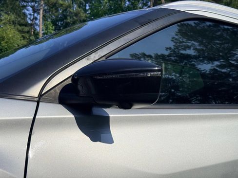 Used 2019 Nissan Kicks SR FWD image 15