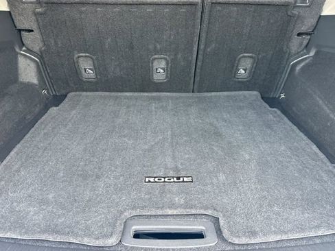 Used 2024 Nissan Rogue SV image 17