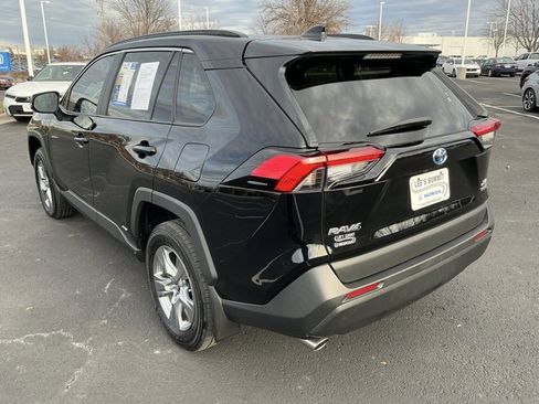 Used 2022 Toyota RAV4 XLE image 8