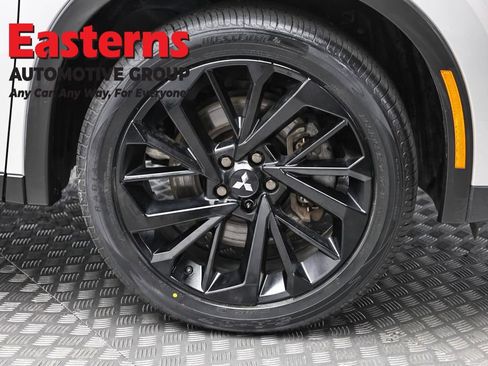 Used 2022 Mitsubishi Outlander SE image 29