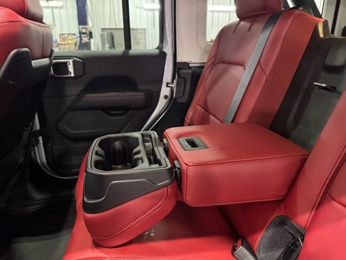 Used 2024 Jeep Wrangler Rubicon 392 image 8