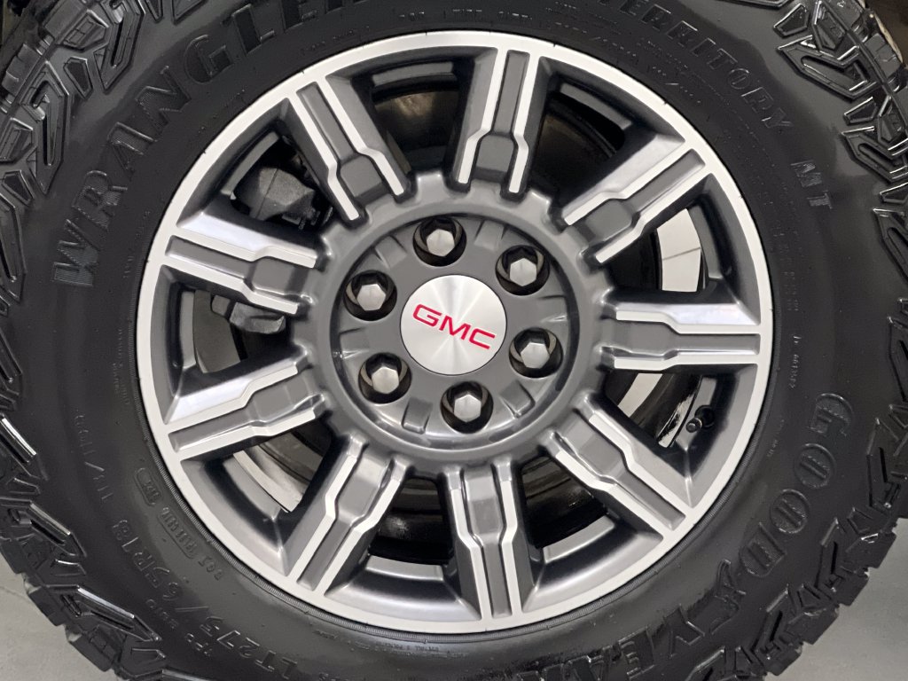 Used 2025 GMC Sierra 1500 AT4 AWD/4WD image 70