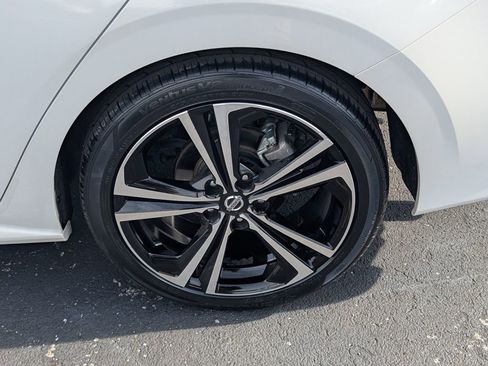 Used 2023 Nissan Sentra SR w/ SR Premium Package image 24