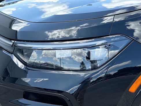 New 2026 Volkswagen Tiguan SEL R-Line AWD/4WD image 9