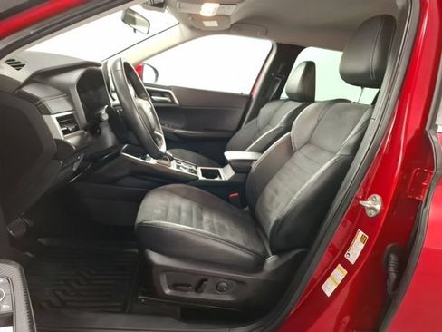 Used 2023 Mitsubishi Outlander SE FWD image 16
