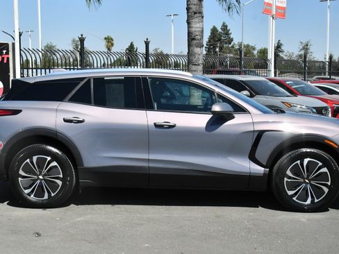 Used 2024 Chevrolet Blazer EV LT AWD/4WD image 9