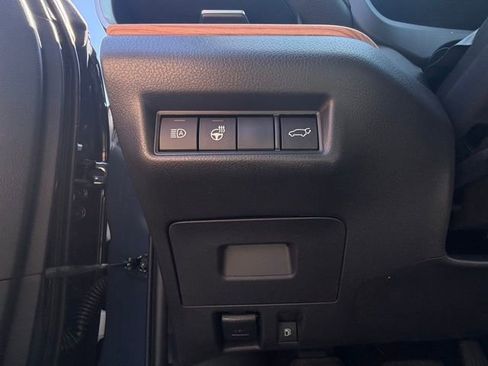 Used 2025 Toyota Grand Highlander FWD image 6