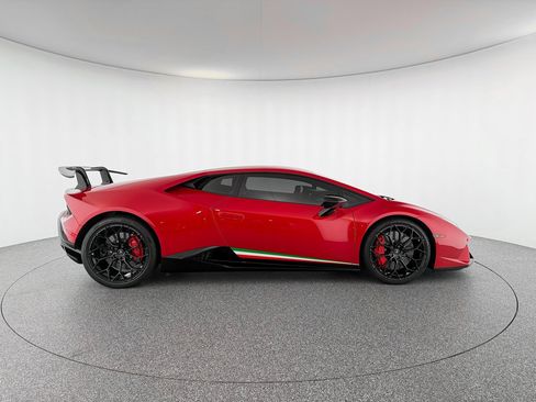 Used 2018 Lamborghini Huracan Performante image 7