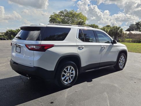 Used 2020 Chevrolet Traverse LT FWD image 10