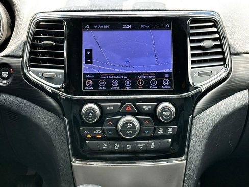 Used 2020 Jeep Grand Cherokee Altitude RWD image 30