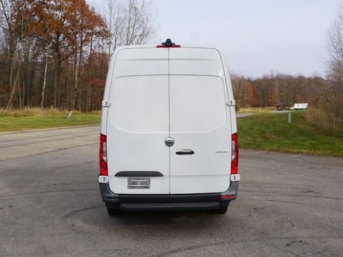 Used 2019 Freightliner Sprinter 170 image 4