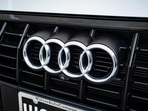 Used 2022 Audi Q3 2.0T Premium Plus image 3