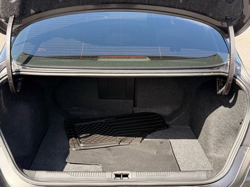 Used 2016 Chrysler 200 Limited image 10