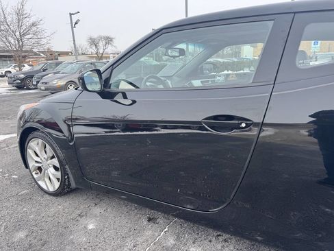 Used 2013 Hyundai Veloster w/ Style Pkg image 10