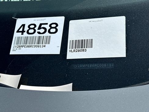 Used 2024 Volkswagen ID.4 2WD image 3