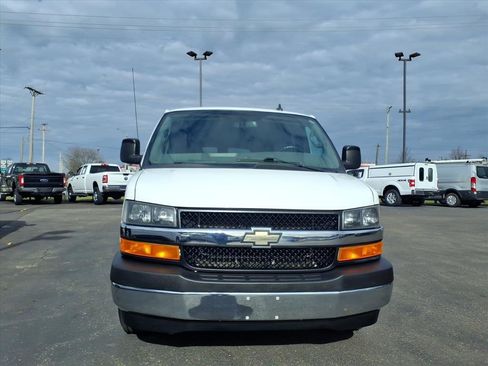 Used 2017 Chevrolet Express 3500 LT w/ LT Preferred Equipment Group image 2