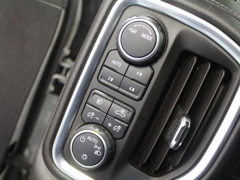 Used 2021 Chevrolet Silverado 1500 LT Trail Boss image 11