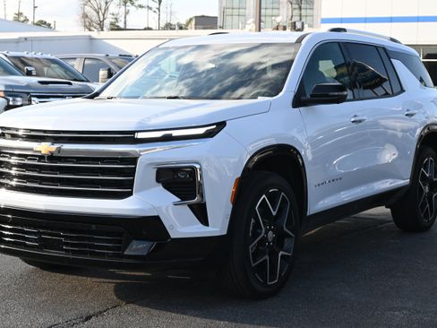 New 2026 Chevrolet Traverse High Country FWD image 5