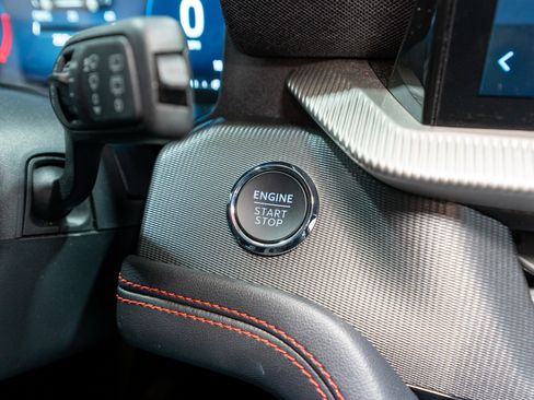 Used 2025 Ford Explorer ST-Line image 30