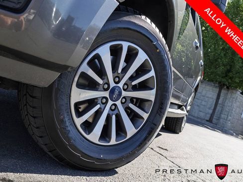 Used 2017 Ford Expedition XLT AWD/4WD image 10
