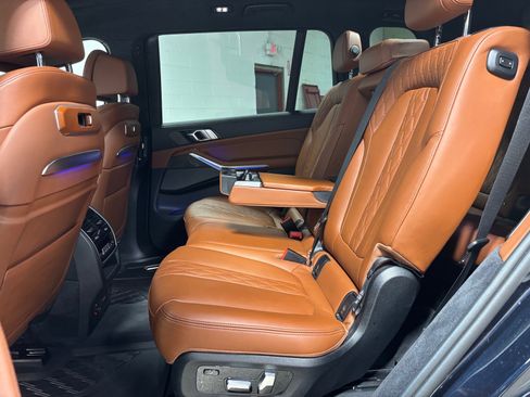 Used 2024 BMW X7 M60i AWD/4WD image 27