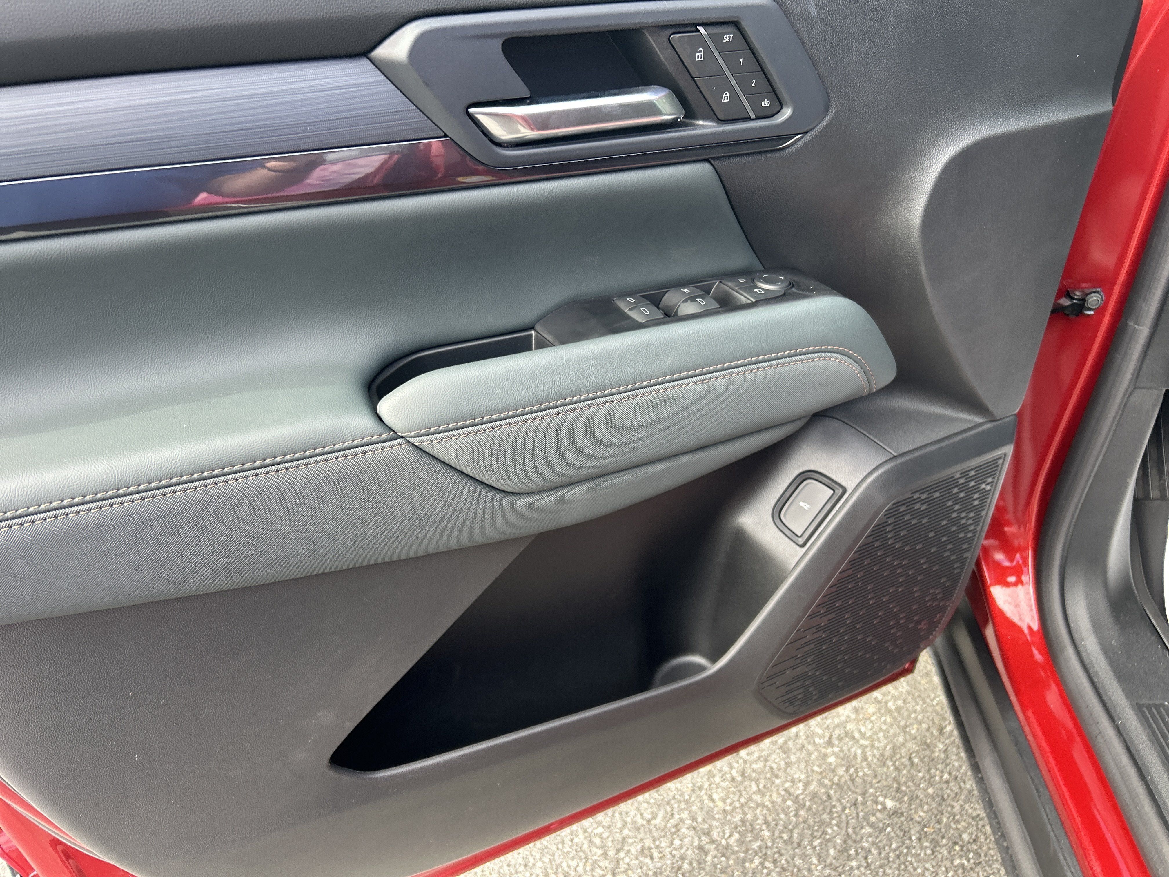 New 2027 GMC Terrain AT4 w/ Convenience Package III AWD/4WD image 18