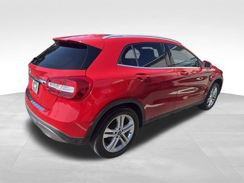 Used 2018 Mercedes-Benz GLA 250 4MATIC image 3