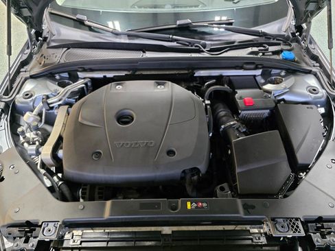 Used 2021 Volvo S60 T5 Momentum w/ Premium Package image 41