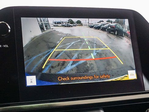 Used 2023 Lexus UX 250h image 21