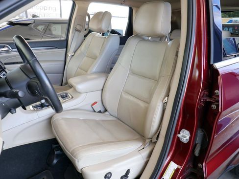 Used 2019 Jeep Grand Cherokee Limited w/ Luxury Group II image 14