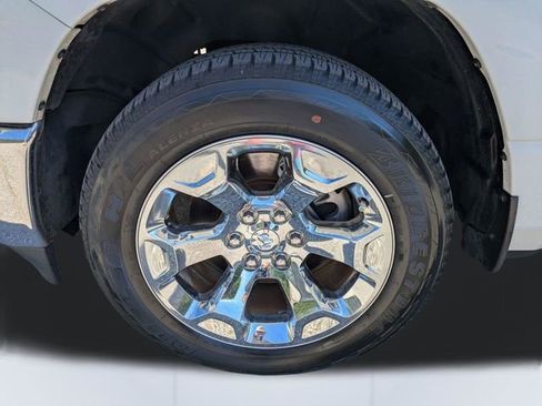 Used 2019 RAM 1500 Big Horn RWD image 11