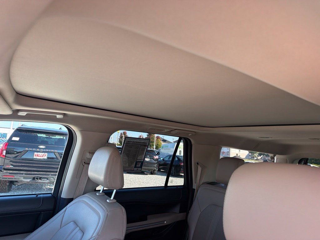 Used 2024 Ford Expedition Max Limited AWD/4WD image 32